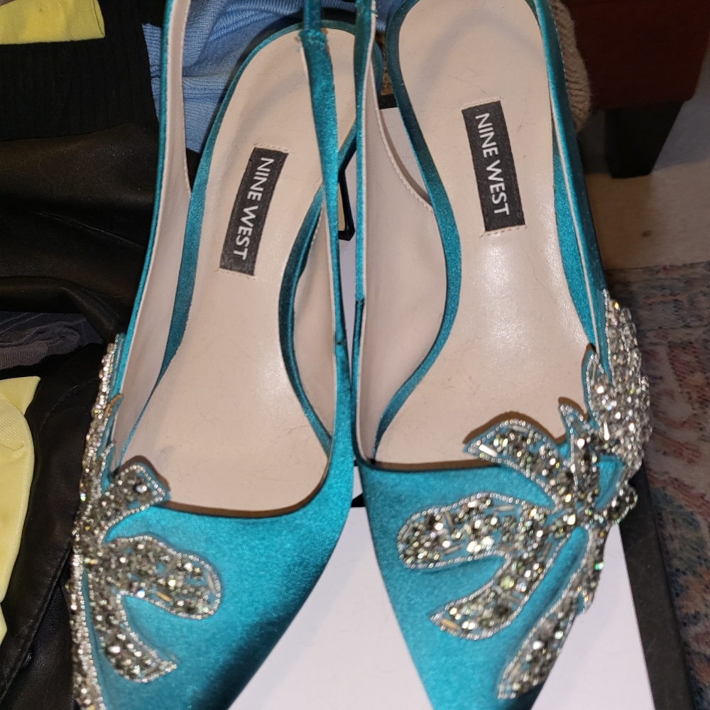 Nine weat teal.green slingbacks. 5